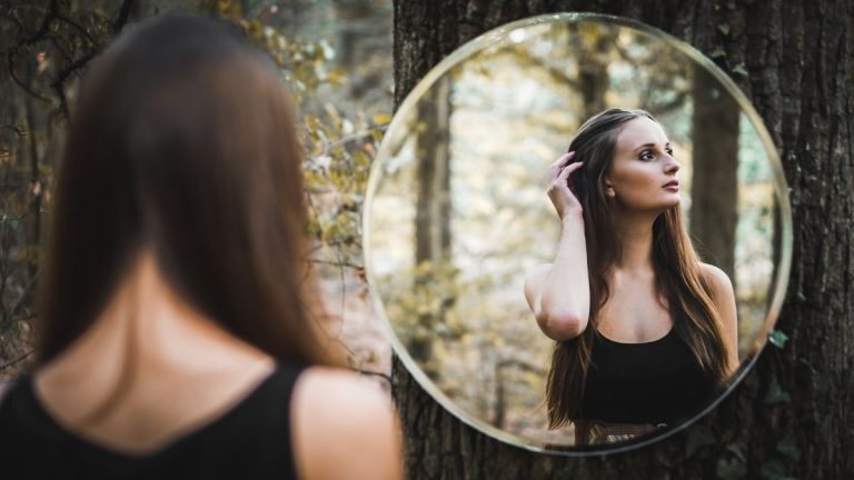 Mirrors in Feng Shui: Placement, Purpose, and Psychology